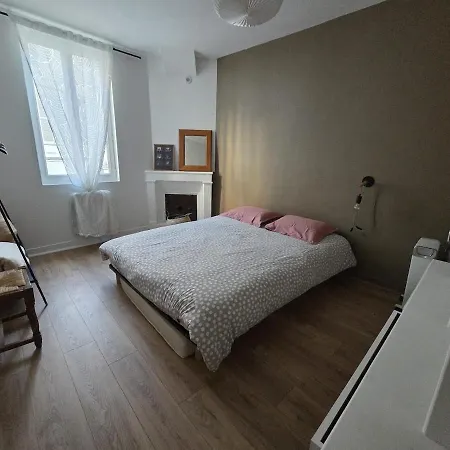 Maison Bézine Centre Ville, Jardin, Sauna Сasa de vacaciones *