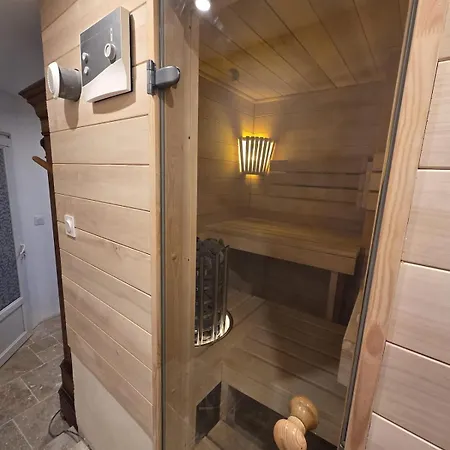 Holiday home Maison Bezine Centre Ville, Jardin, Sauna *