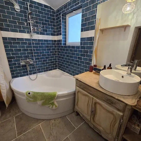 Maison Bézine Centre Ville, Jardin, Sauna Сasa de vacaciones