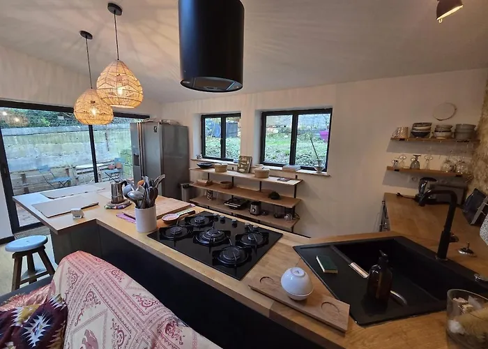 Maison Bézine Centre Ville, Jardin, Sauna Сasa de vacaciones *